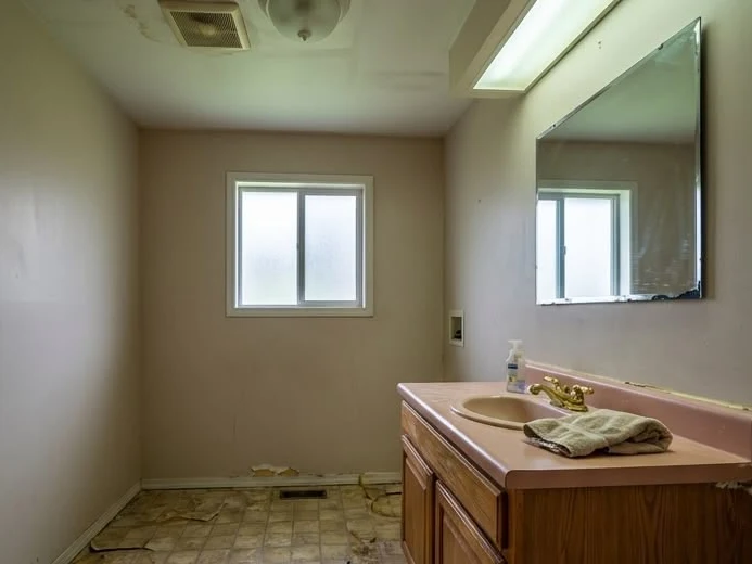 Salle d'eau avant rénovation